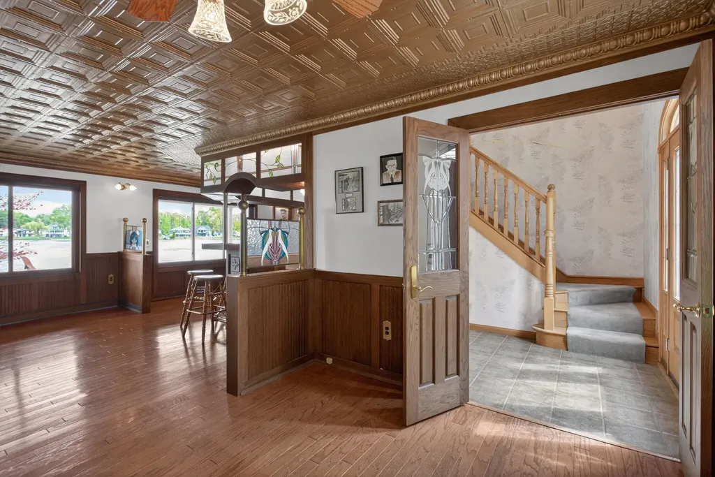 332 Riviera Drive Columbia Township MI 49230