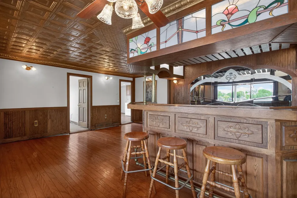 332 Riviera Drive Columbia Township MI 49230