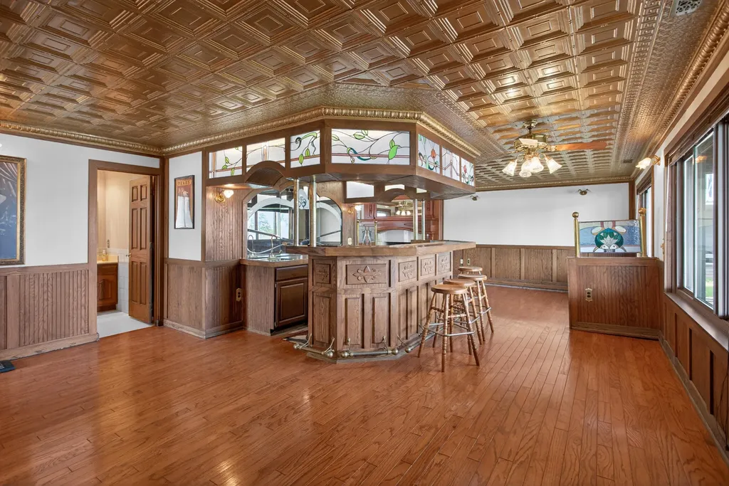 332 Riviera Drive Columbia Township MI 49230