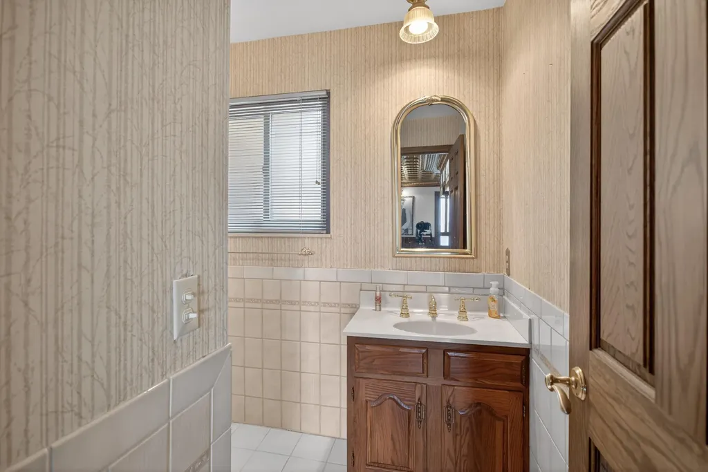 332 Riviera Drive Columbia Township MI 49230