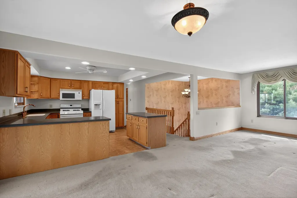 332 Riviera Drive Columbia Township MI 49230