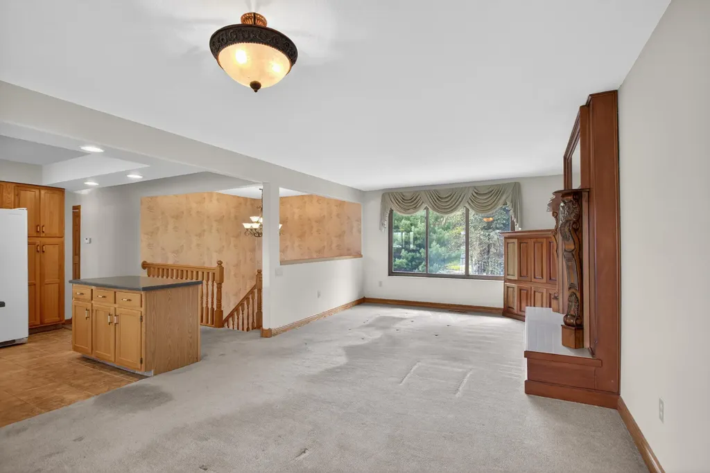 332 Riviera Drive Columbia Township MI 49230