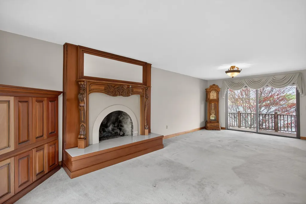 332 Riviera Drive Columbia Township MI 49230