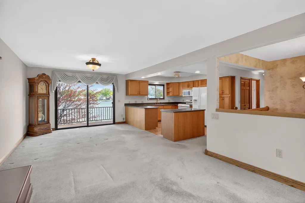 332 Riviera Drive Columbia Township MI 49230