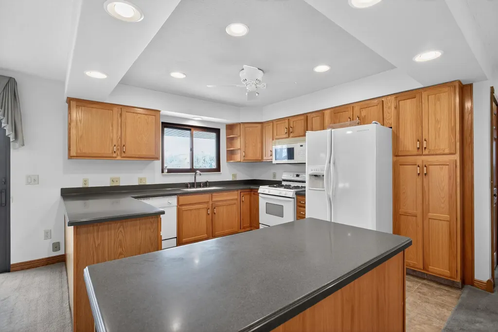 332 Riviera Drive Columbia Township MI 49230