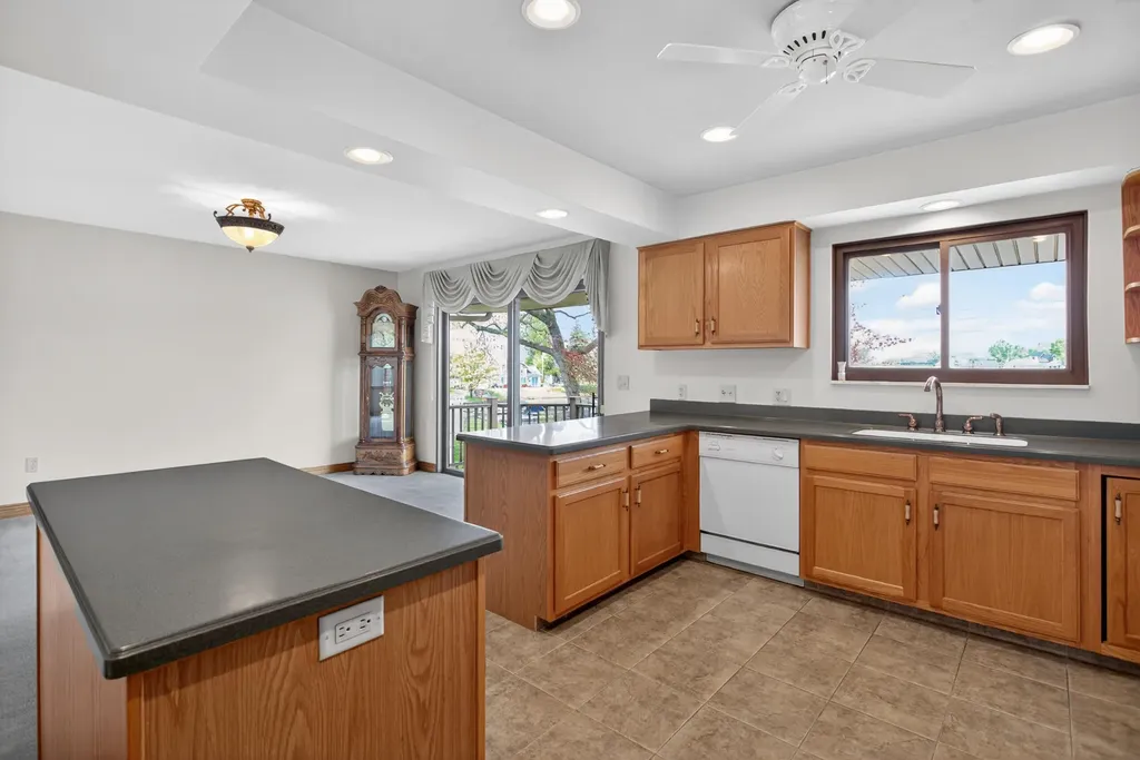 332 Riviera Drive Columbia Township MI 49230