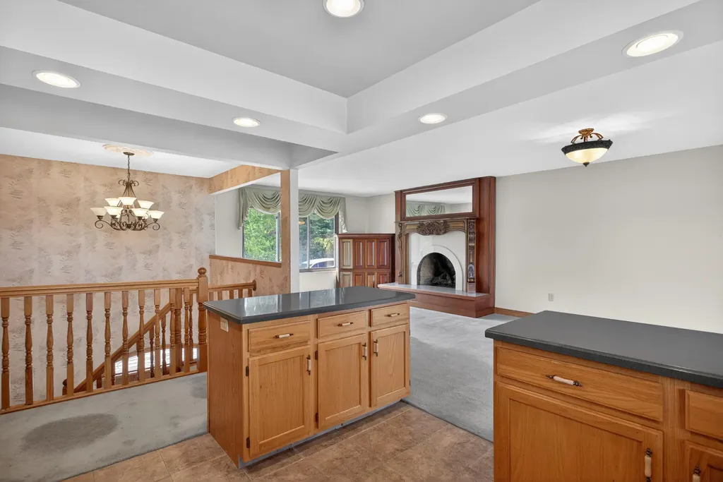 332 Riviera Drive Columbia Township MI 49230