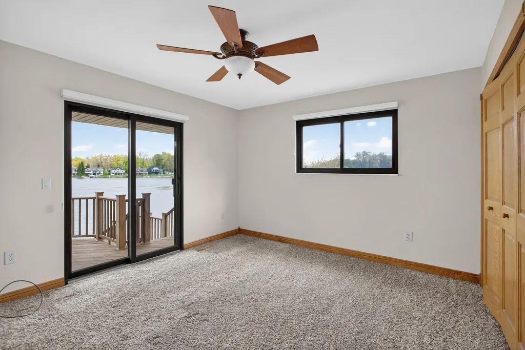 332 Riviera Drive Columbia Township MI 49230