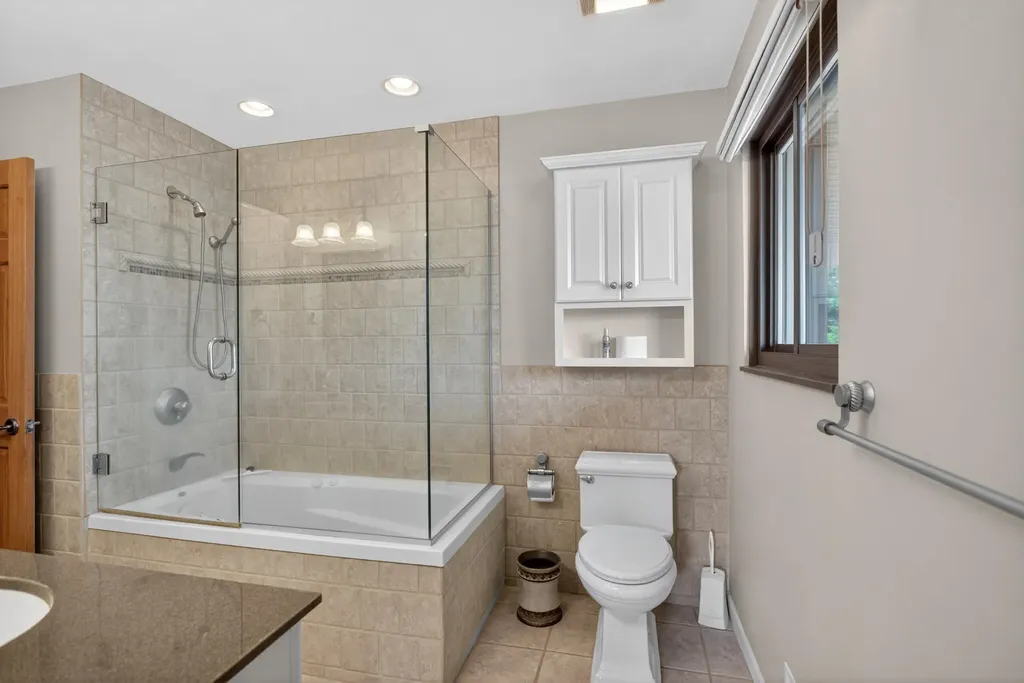 332 Riviera Drive Columbia Township MI 49230