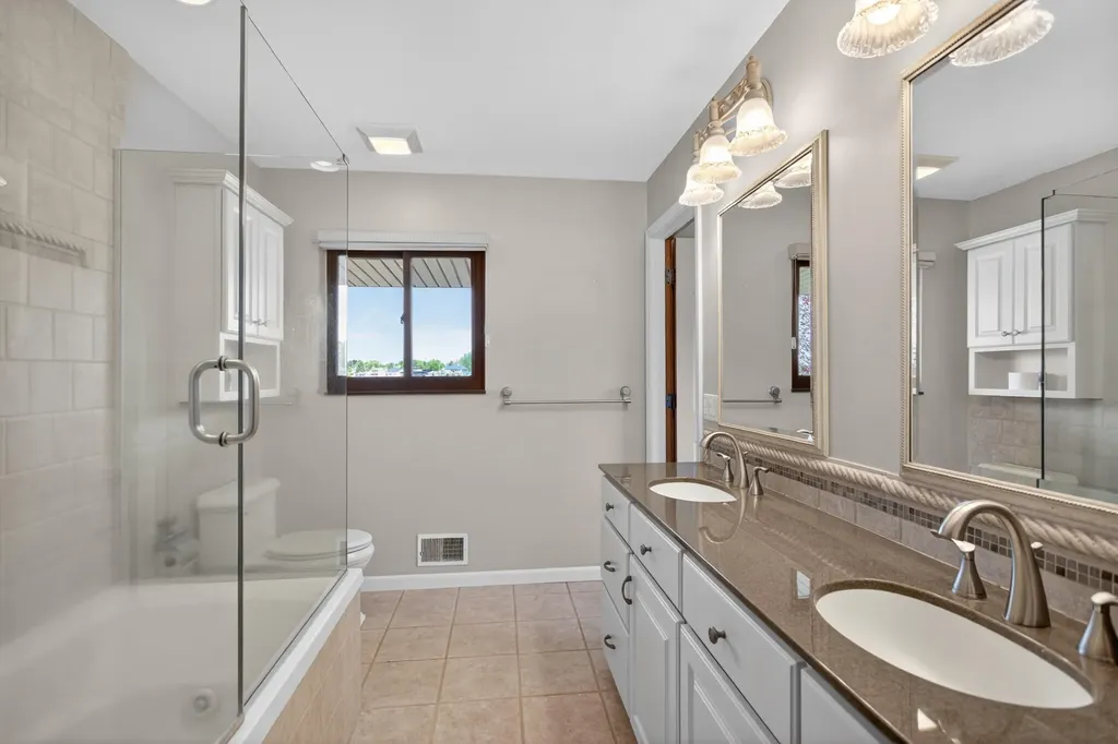 332 Riviera Drive Columbia Township MI 49230
