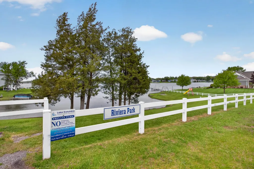 332 Riviera Drive Columbia Township MI 49230