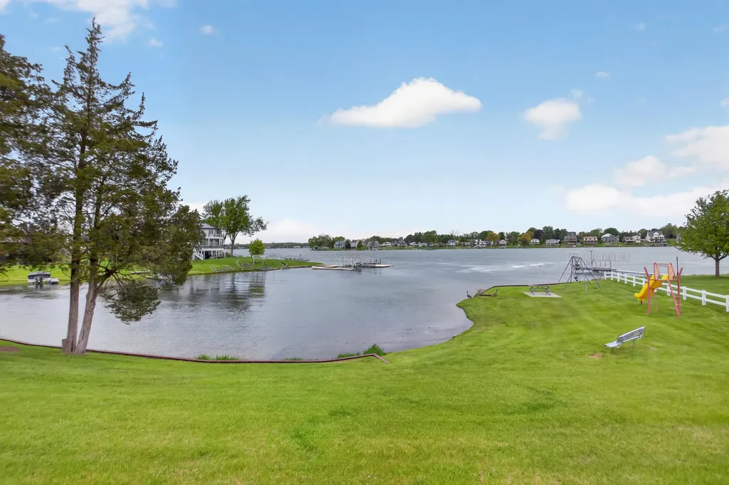 332 Riviera Drive Columbia Township MI 49230