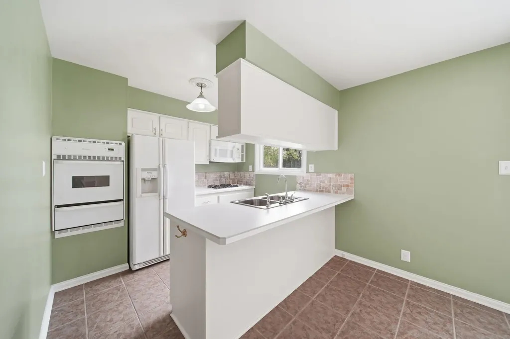 584 Birchwood Street Summit Township MI 49203