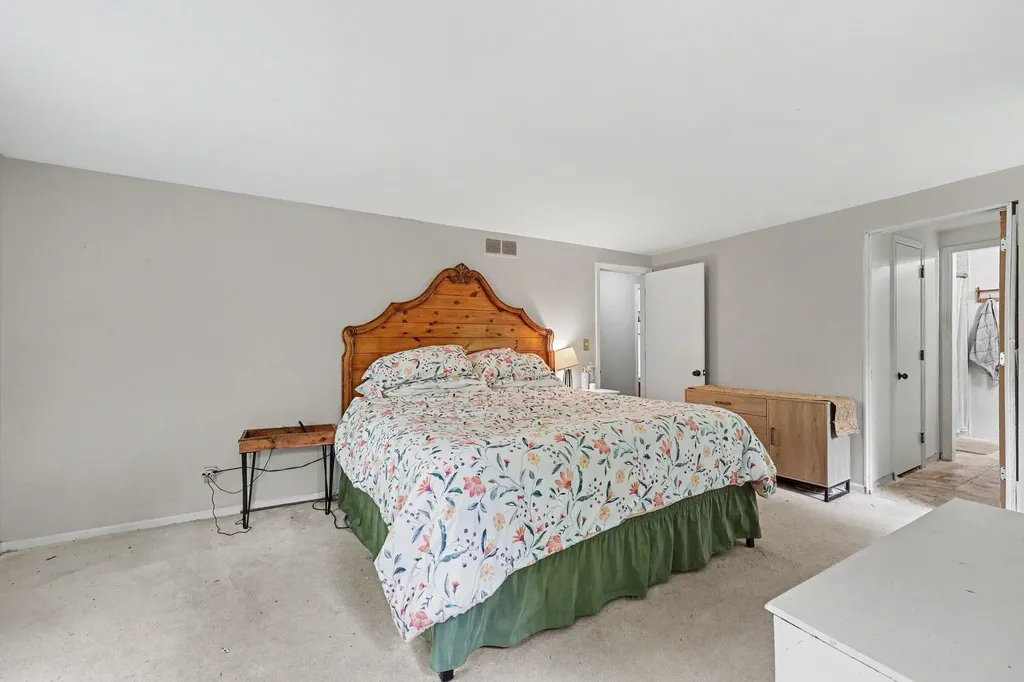2813 Brookside Boulevard Jackson City MI 49203