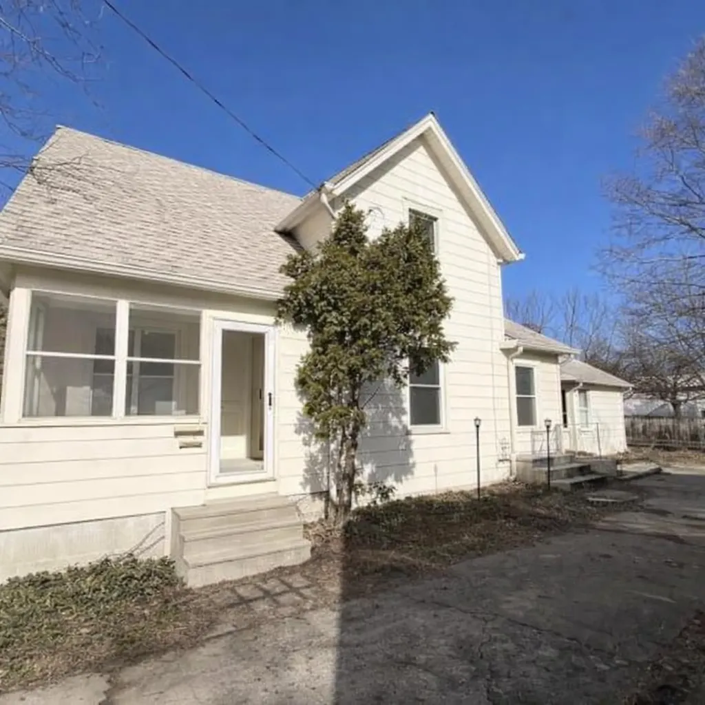 141 Bates Street Jackson City MI 49202