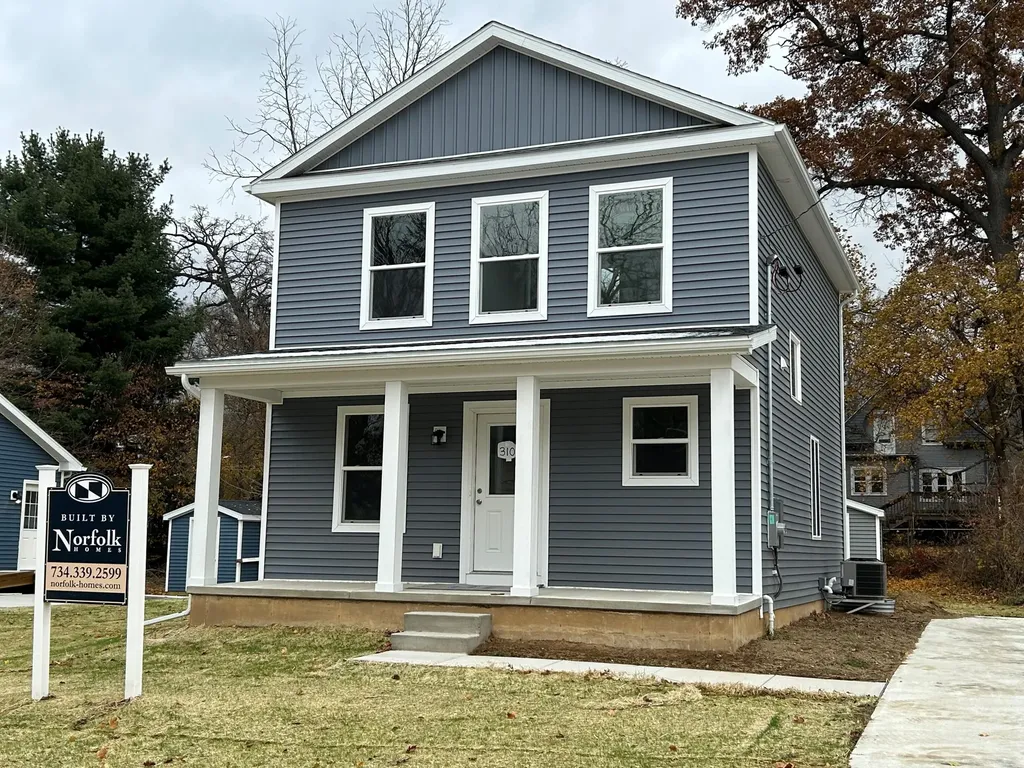 526 W Ganson Street Jackson City MI 49201
