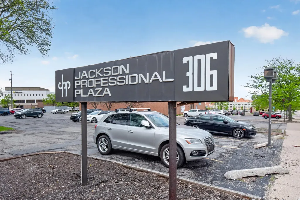 306 W Washington Avenue Jackson City MI 49201