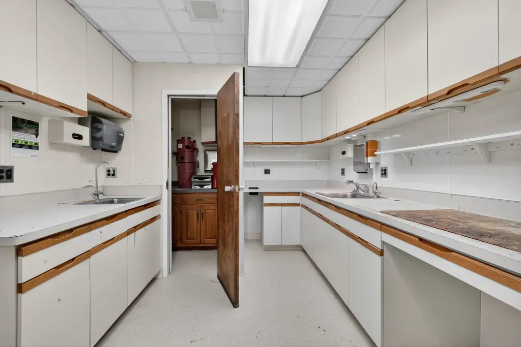 306 W Washington Avenue Jackson City MI 49201