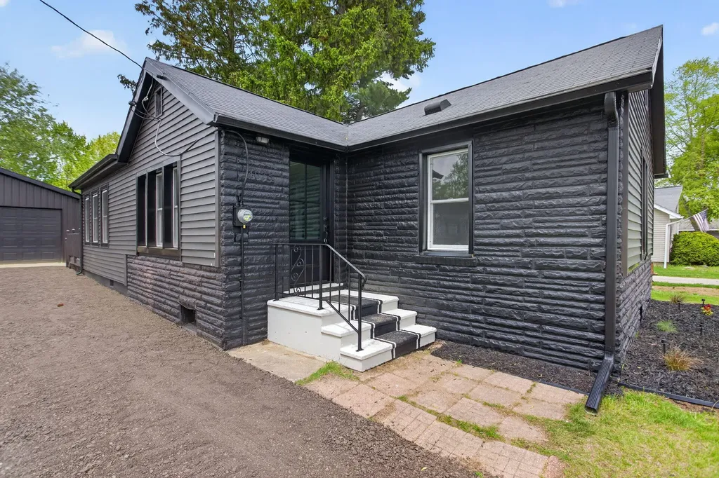 4078 Donnely Road Leoni Township MI 49201