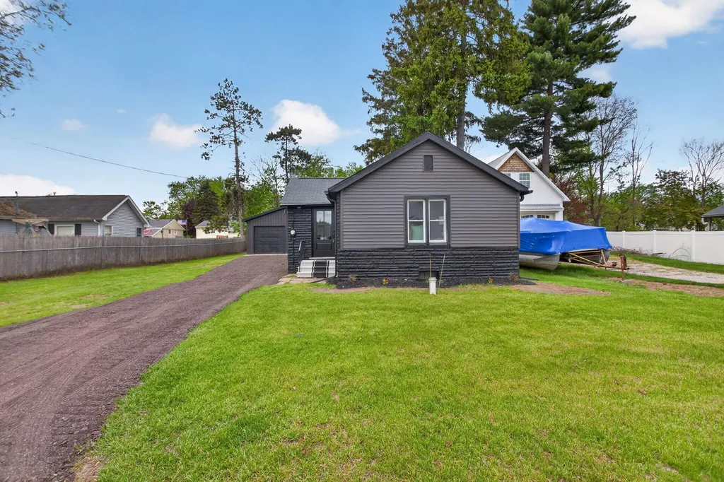 4078 Donnely Road Leoni Township MI 49201