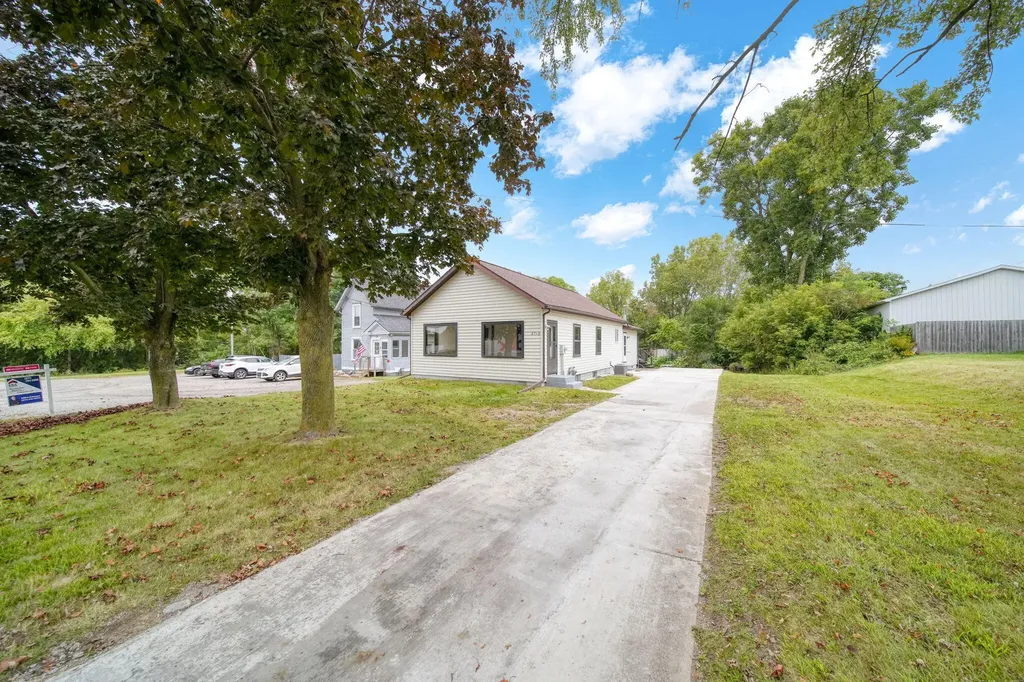 2718 Page Avenue Summit Township MI 49203