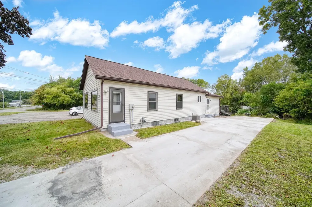 2718 Page Avenue Summit Township MI 49203