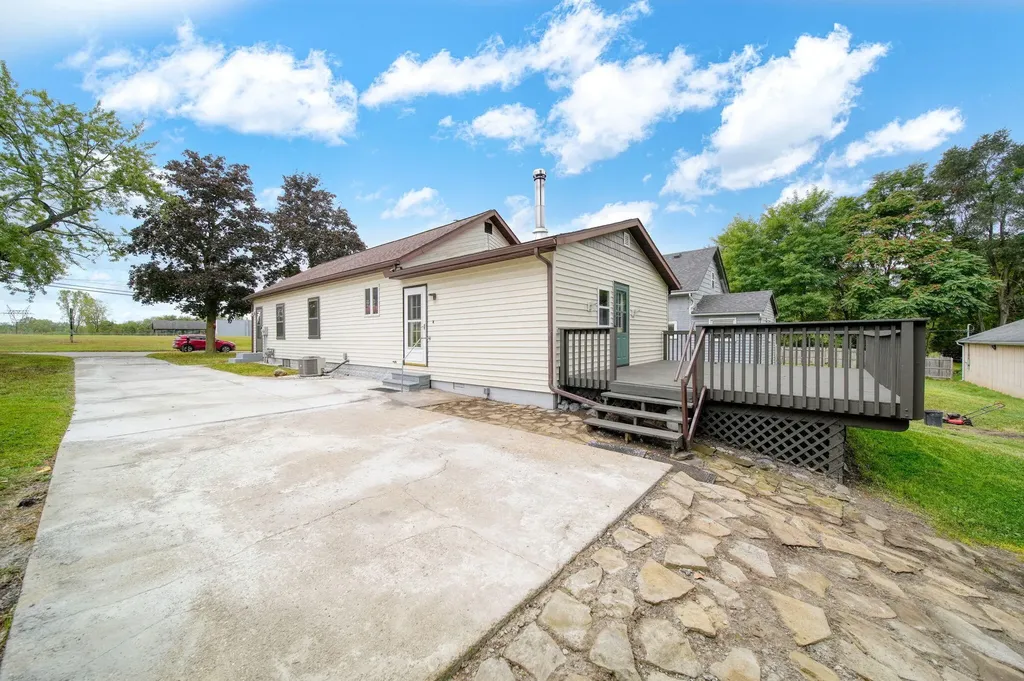 2718 Page Avenue Summit Township MI 49203