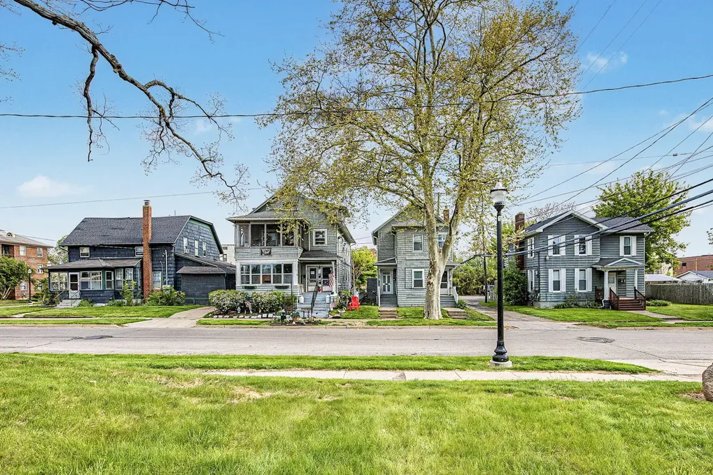 334 W Wesley Street Jackson City MI 49201
