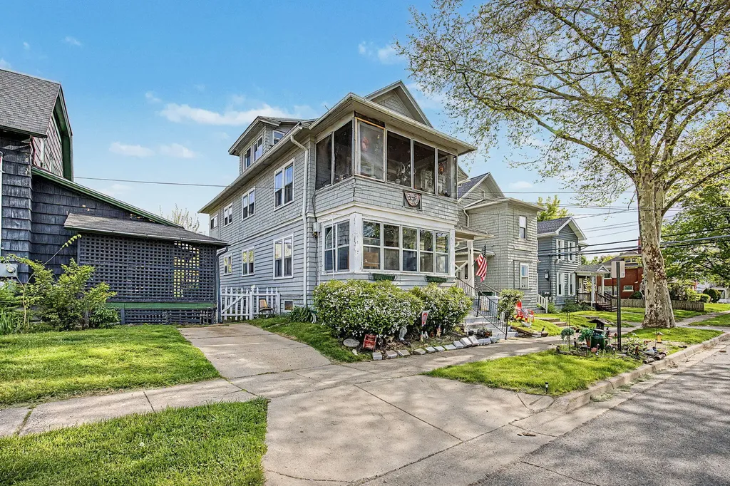 334 W Wesley Street Jackson City MI 49201