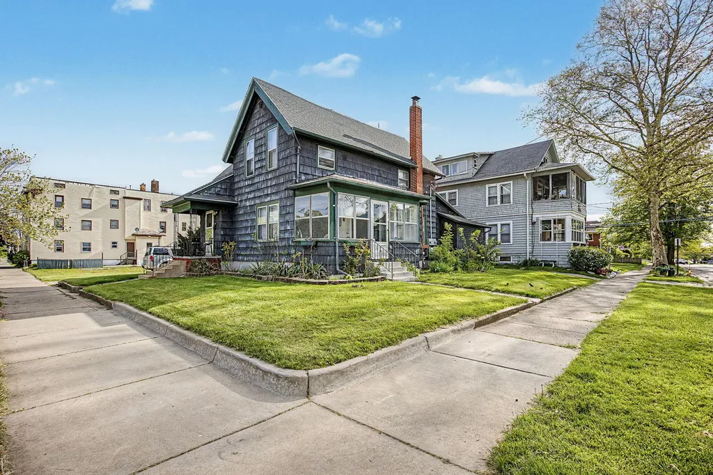 334 W Wesley Street Jackson City MI 49201