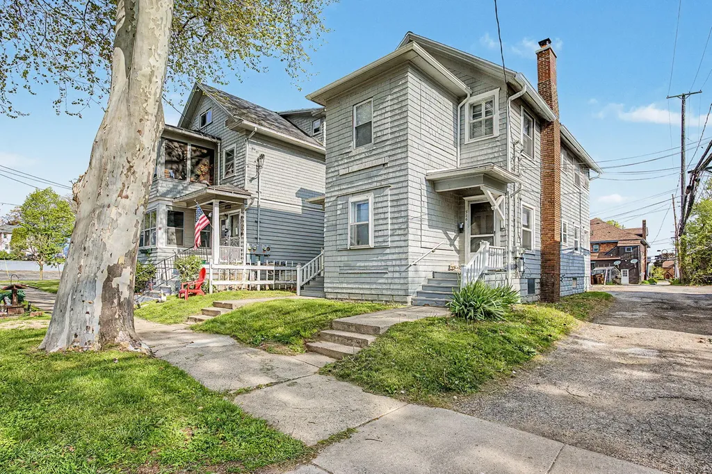 334 W Wesley Street Jackson City MI 49201