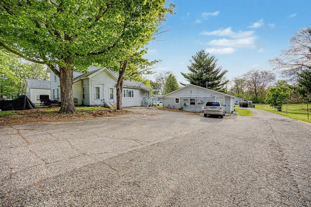 213 Reading Avenue Jonesville City MI 49250