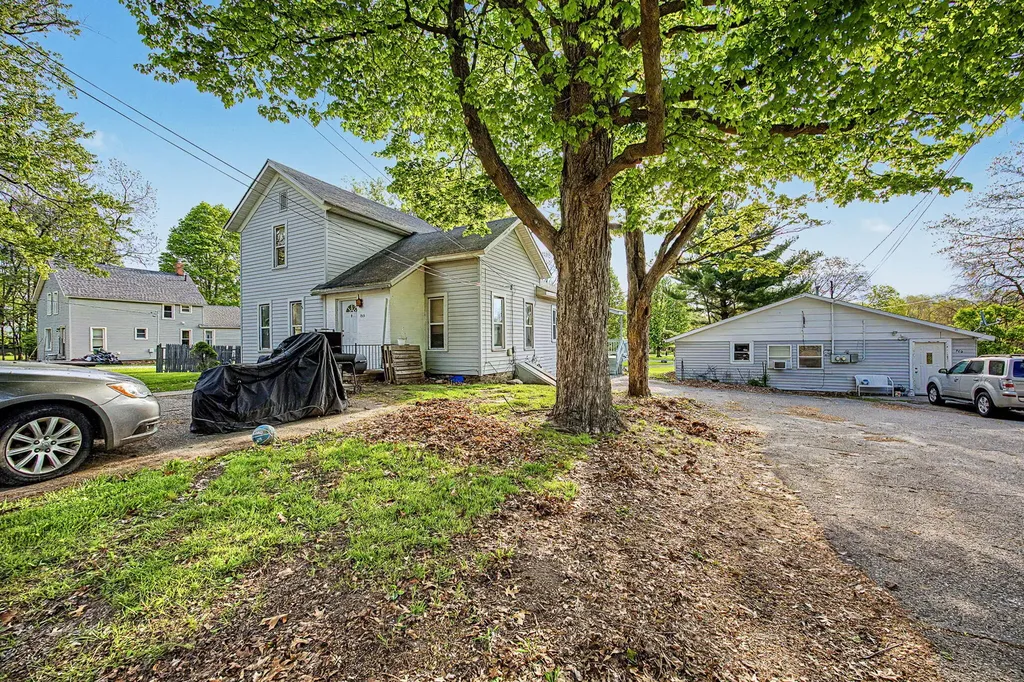 213 Reading Avenue Jonesville City MI 49250