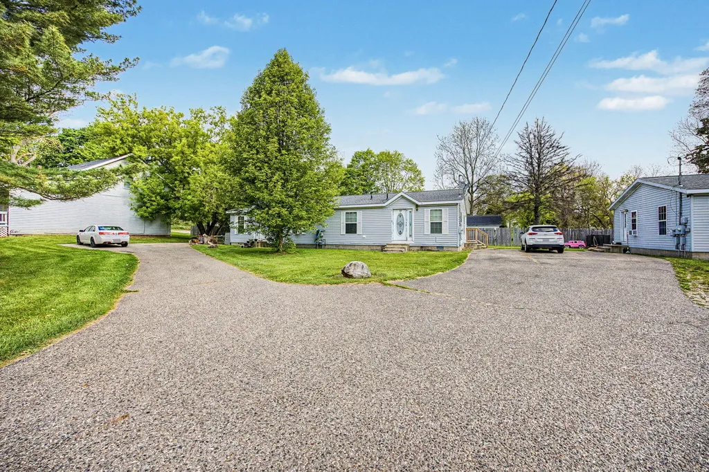 213 Reading Avenue Jonesville City MI 49250