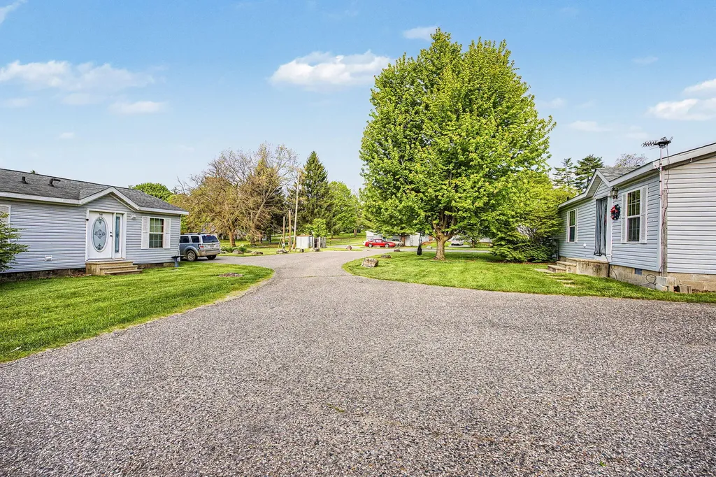 213 Reading Avenue Jonesville City MI 49250