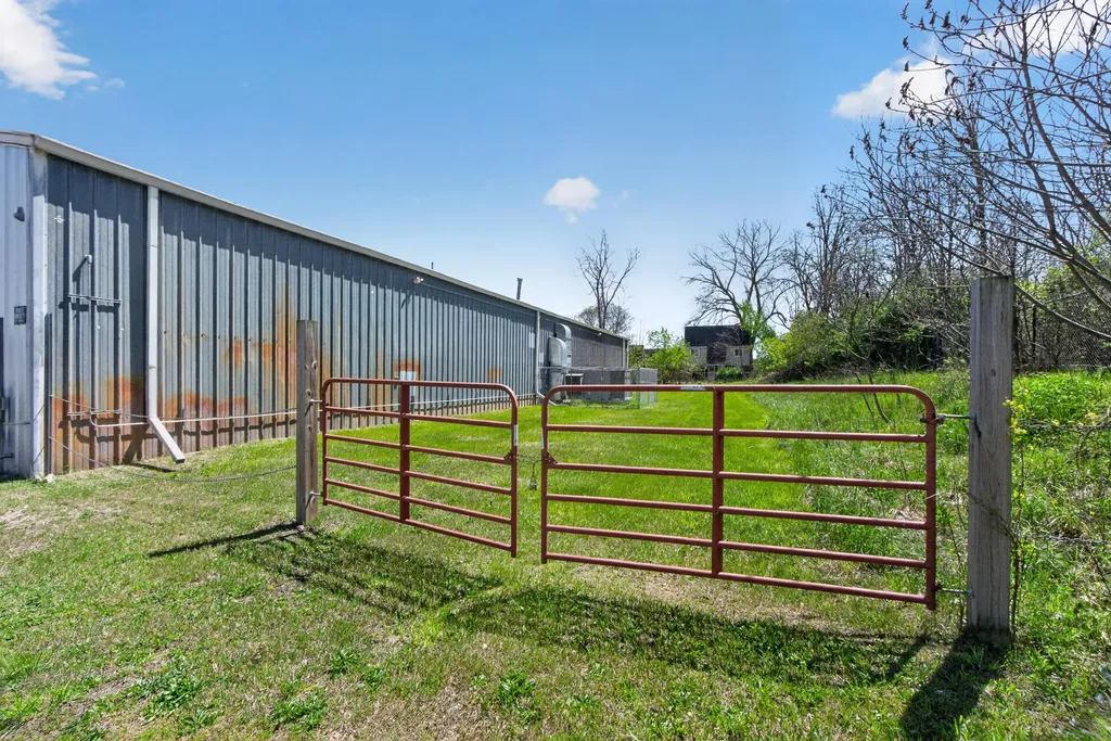 301 Hillsdale Street Blackman Charter Township MI 49202
