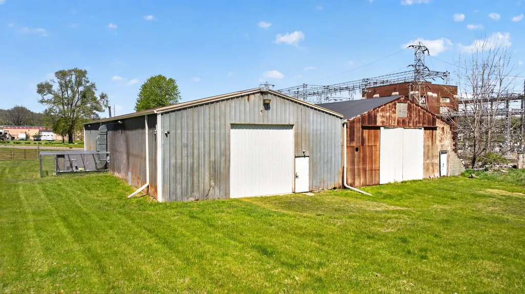 301 Hillsdale Street Blackman Charter Township MI 49202