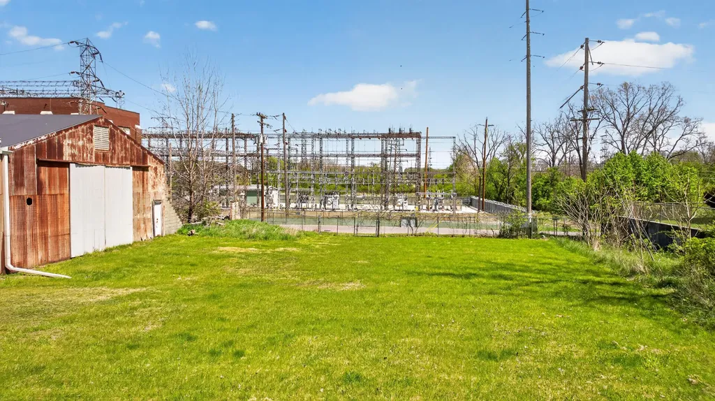 301 Hillsdale Street Blackman Charter Township MI 49202