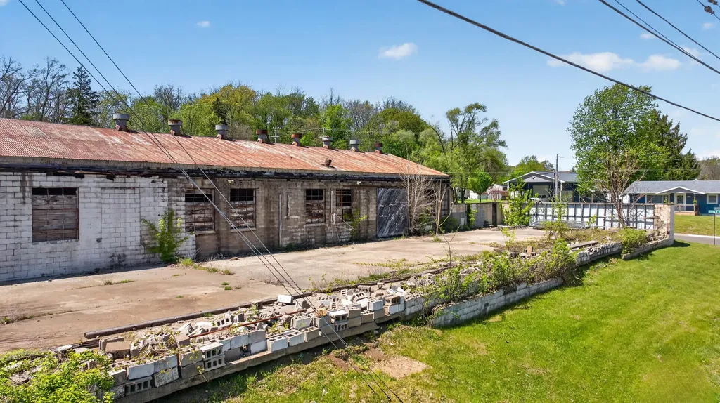 301 Hillsdale Street Blackman Charter Township MI 49202