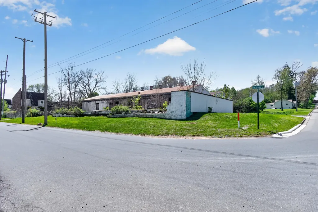 301 Hillsdale Street Blackman Charter Township MI 49202