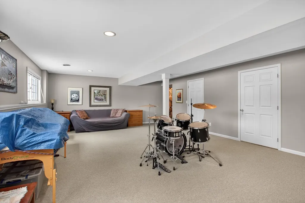 2205 Lake Wood Drive Summit Township MI 49203