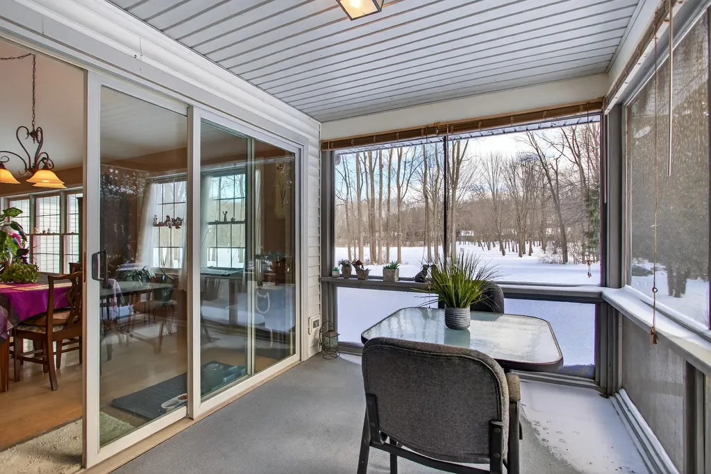 2205 Lake Wood Drive Summit Township MI 49203