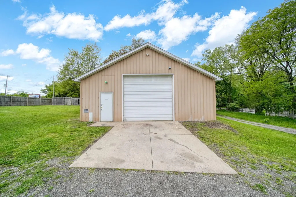 2716 Page Avenue Summit Township MI 49203