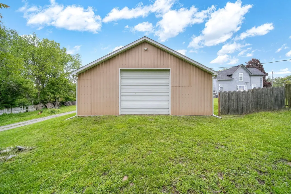 2716 Page Avenue Summit Township MI 49203
