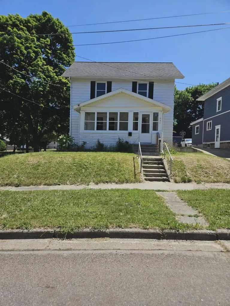 751 N East Avenue Jackson City MI 49202