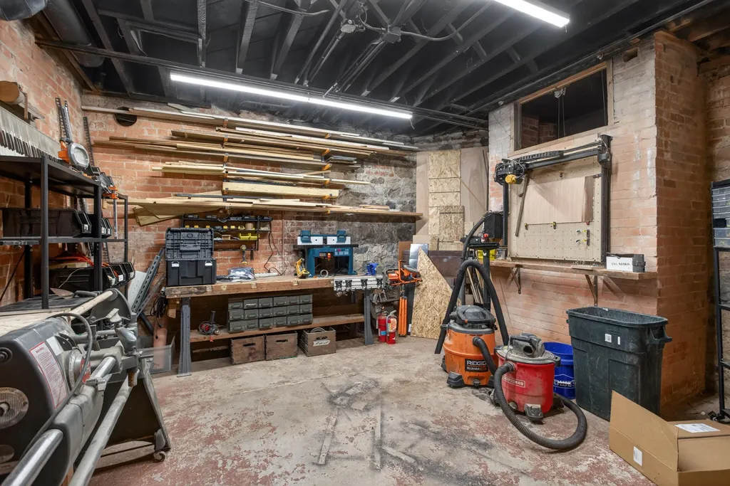 505 Wildwood Avenue Jackson City MI 49201