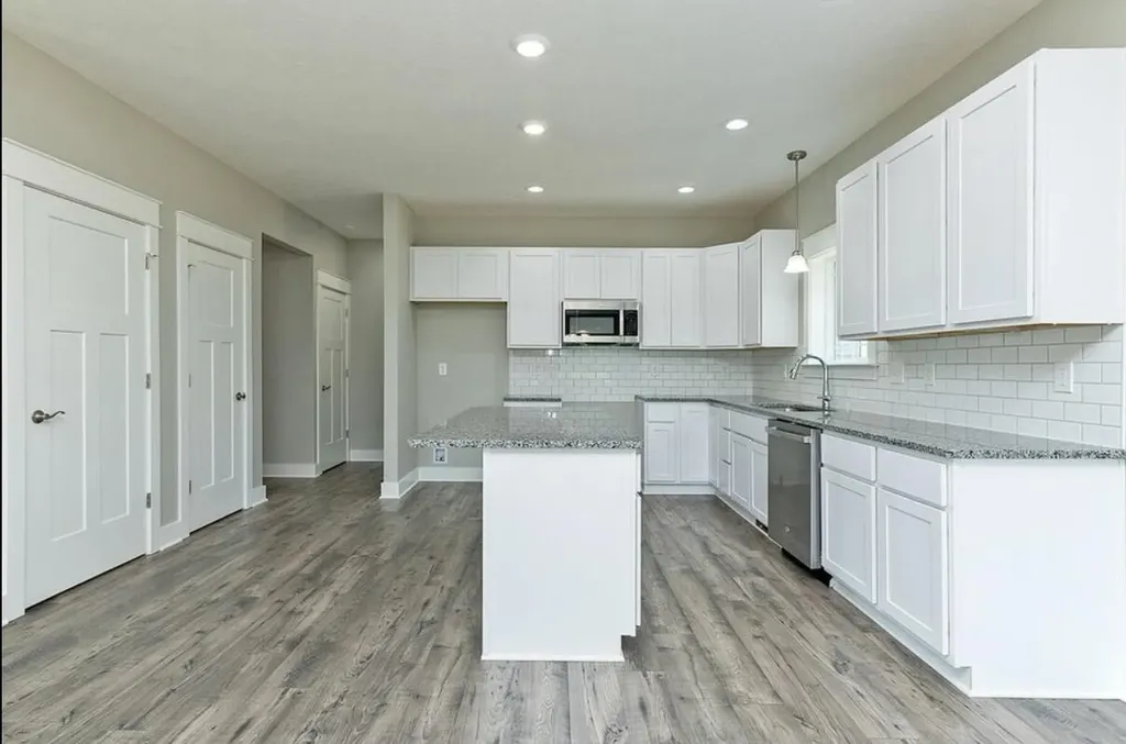 9 Aviara Oaks Parkway Spring Arbor Township MI 49201