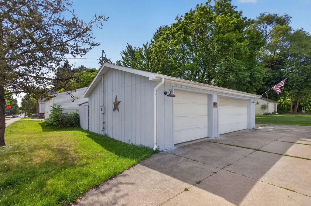 749 Kennedy Street Jackson City MI 49202