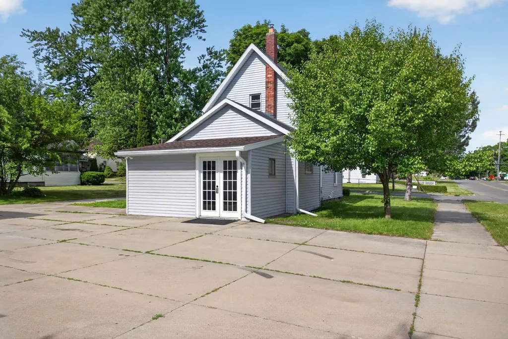 749 Kennedy Street Jackson City MI 49202