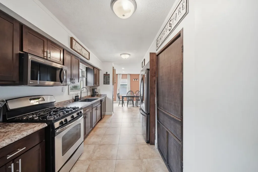 825 Gerald Avenue Summit Township MI 49203